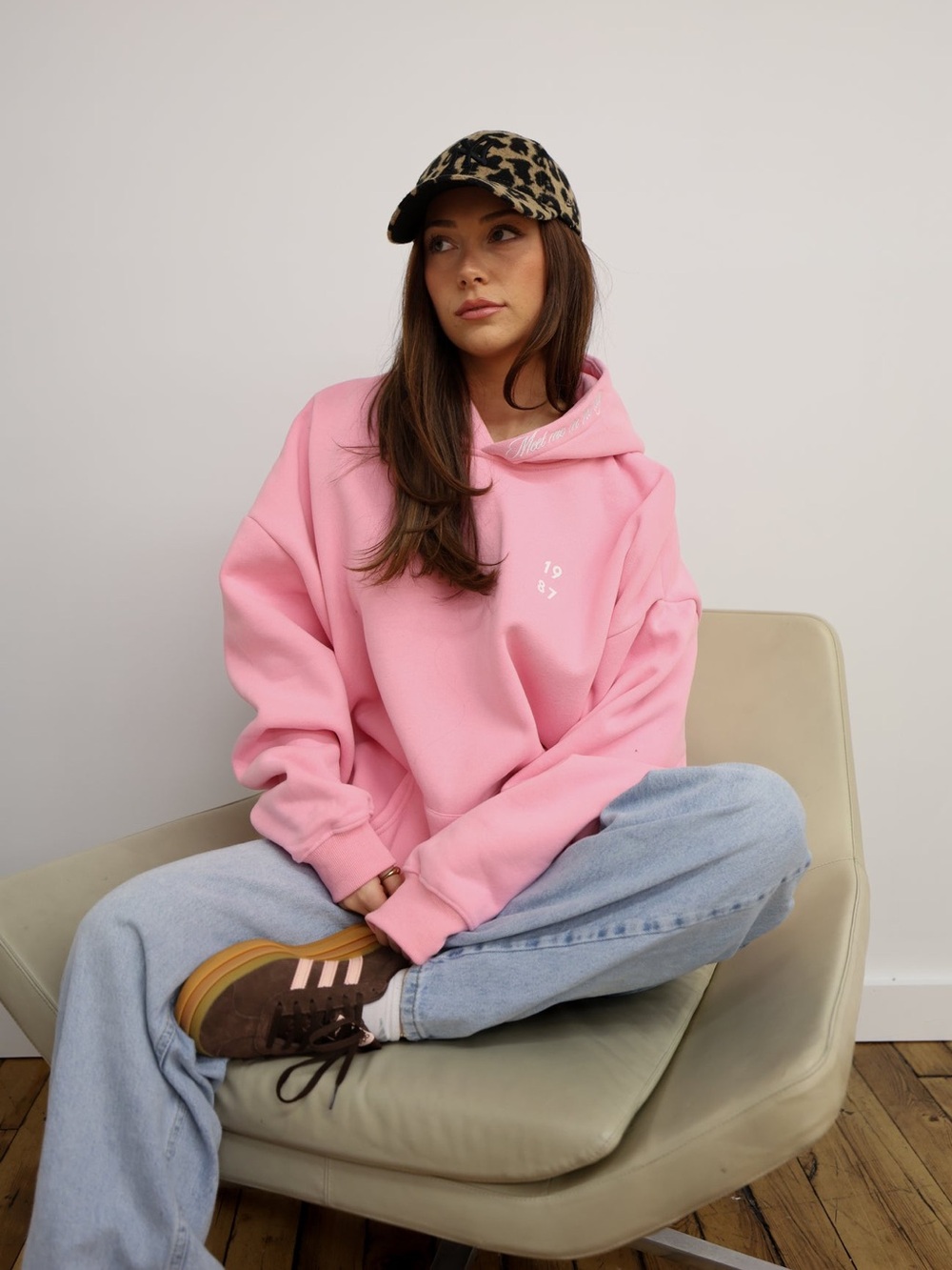 1987 the label CITY HOODIE IN "BUBBLEGUM" Size M brand new
Originally $111
